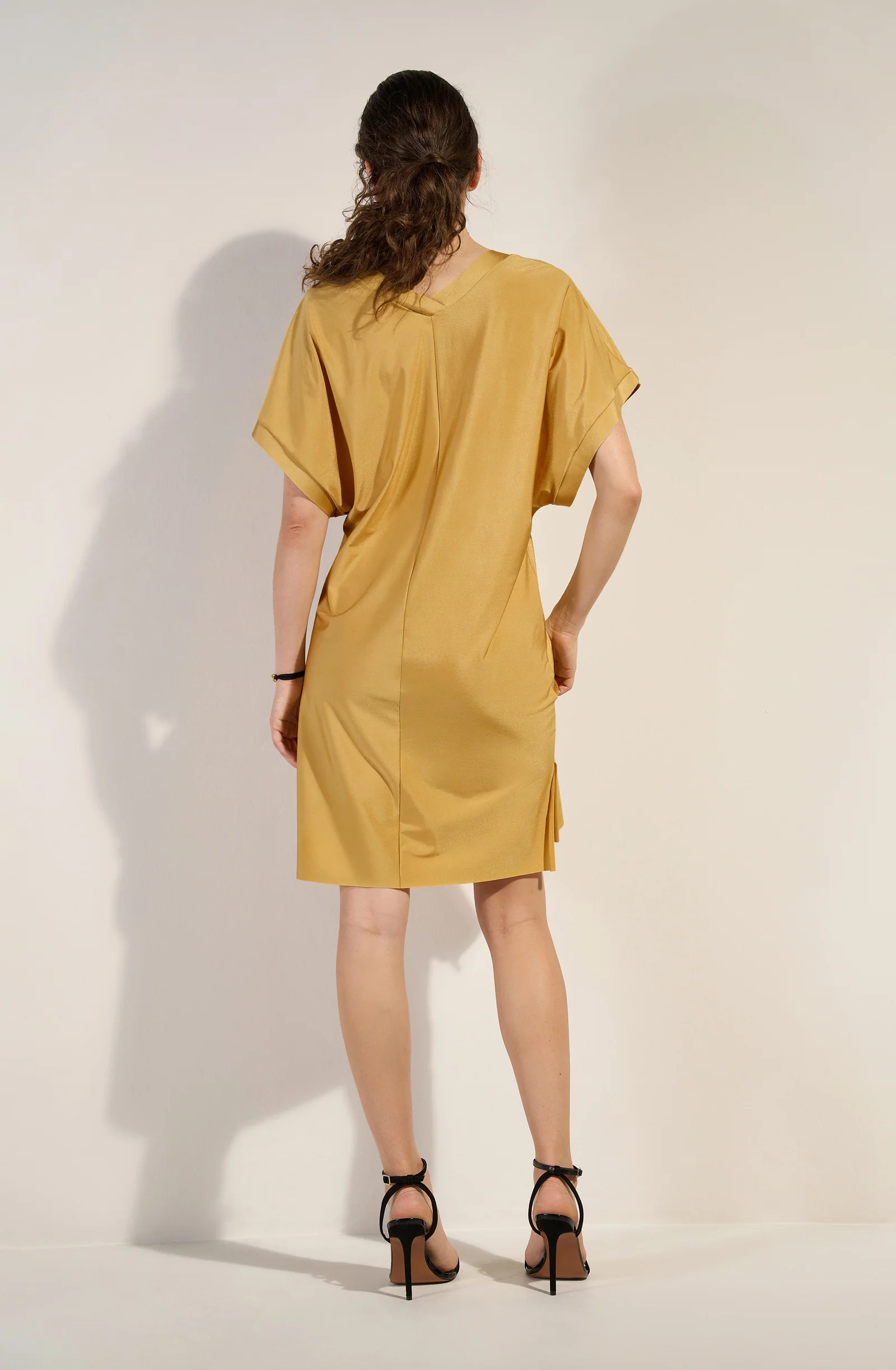 pretty - gold - Image 2